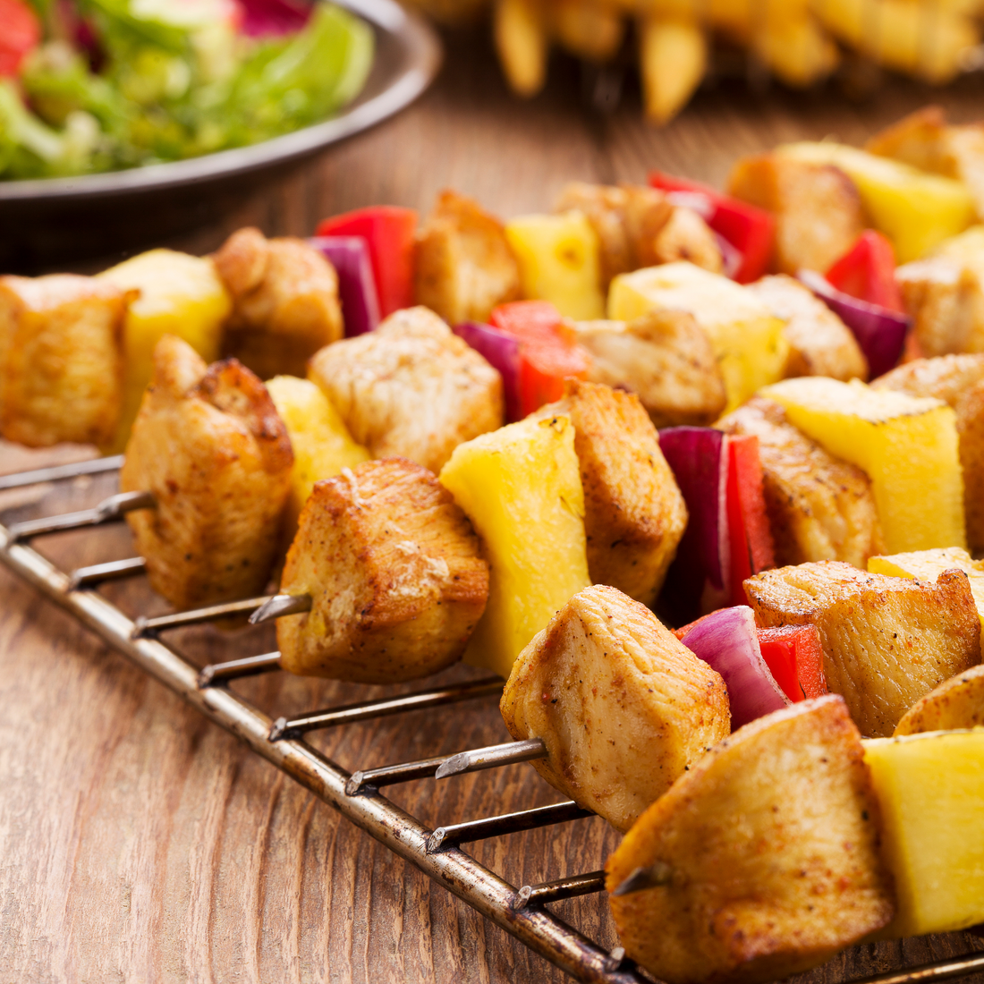 Brochetas de Pollo y Piña. La receta fresca que tu barbacoa pide en verano.